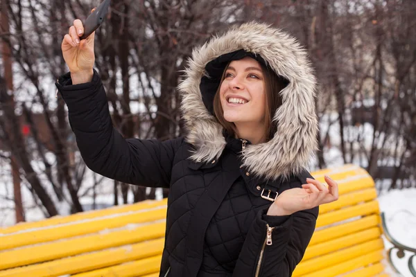 Selfie invernale di donna — Foto Stock