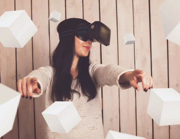 Mulher em óculos vr — Fotografia de Stock