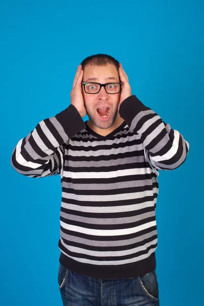 Σοκαρισμένος ο άνθρωπος με τα γυαλιά — Φωτογραφία Αρχείου