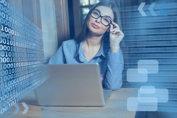 Woman at wood table — Stock Photo, Image