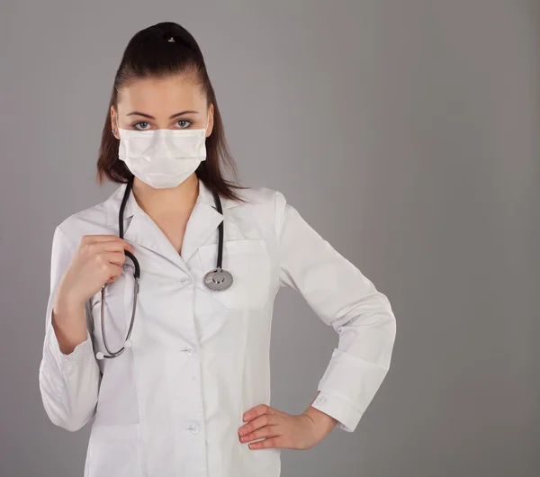 Verpleegkundige in witte robe — Stockfoto