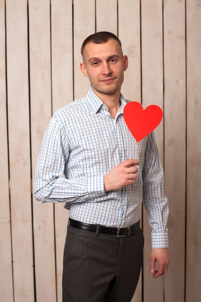 Hombre con corazón rojo —  Fotos de Stock