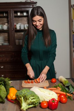 Kadın şirin domates