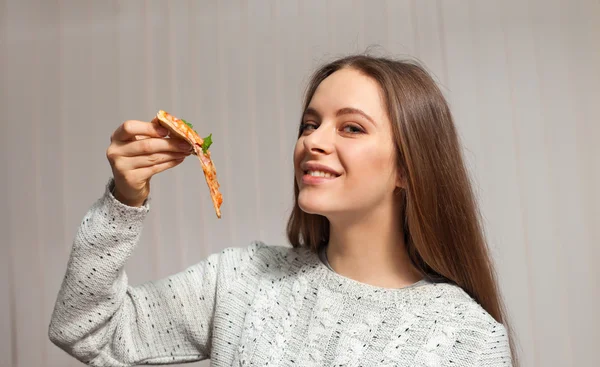 Žena s pizzou — Stock fotografie