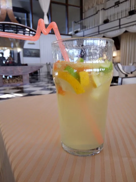 オレンジとライムの Lemonad — ストック写真