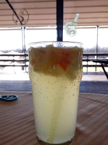 Limonada con naranja y lima —  Fotos de Stock