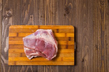 Bir tabloda bir domuz olduğunu