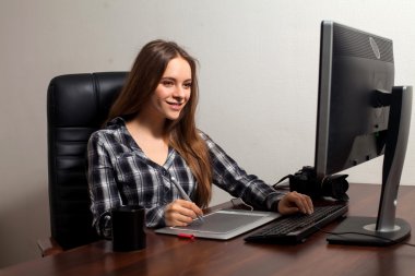 Onu işe başlamak için gong retoucher olduğunu