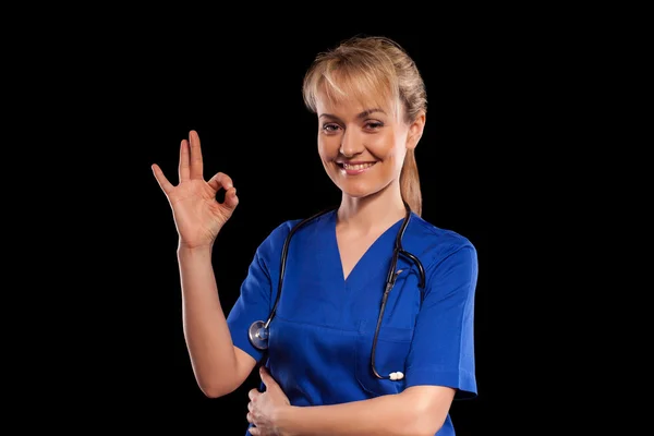 Doktor dává ok rukou znamení — Stock fotografie
