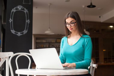 Freelancer mavi çalışma