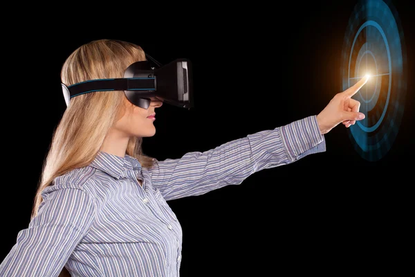 Nő virtuális valóság headset — Stock Fotó