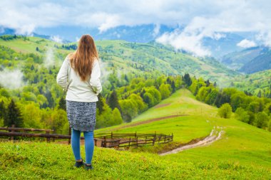 Güzel dağ görünümünden