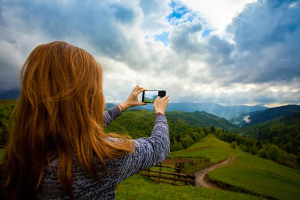 Vue imprenable sur le paysage estival — Photo