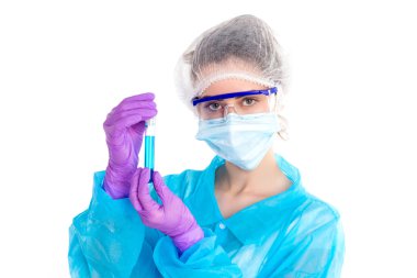 Mavi bir tüp ile kadındır