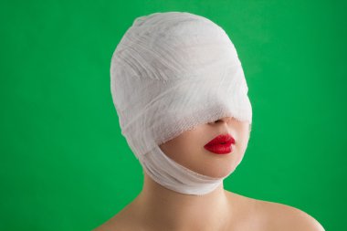 Hastanın bir bandaj ile