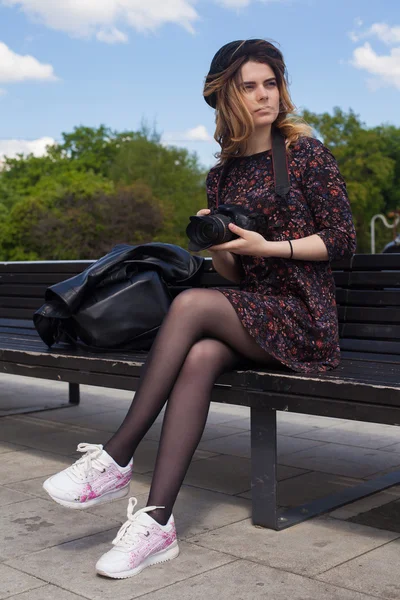 Girl with the digital camera — Stock Photo, Image