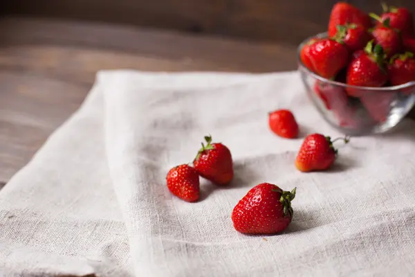 Strawberries in the glass bowl — Stock Photo, Image