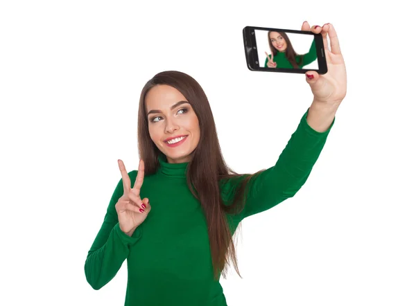 Chica bonita fotografiando selfie — Foto de Stock