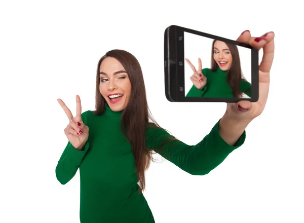 Hübsches Mädchen fotografiert Selfie — Stockfoto