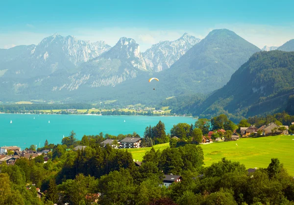 在欧洲的阿尔卑斯山的村庄。奥地利 — 图库照片