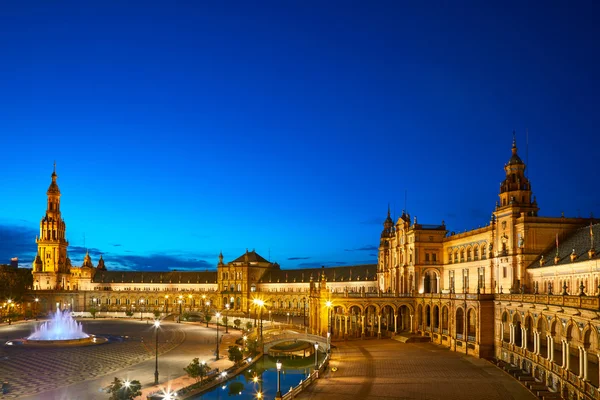 Nocny widok placu Hiszpania (Plaza de Espana). Sewilla, Hiszpania — Zdjęcie stockowe