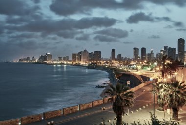Tel Aviv, İsrail. Gün batımından sonra Jaffa'dan görüntülemek