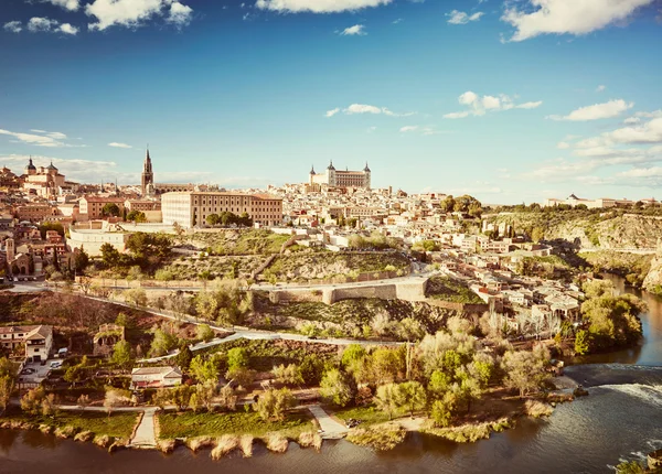 Gün batımı ışıklar, İspanya Toledo'da. Instagram tarz — Stok fotoğraf