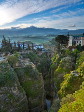 Ronda, Endülüs, İspanya. Eski kasaba cityscape Tajo Gorge üzerinde