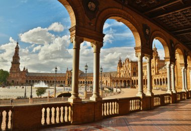 İspanya Meydanı (Plaza de Espana). Sevilla, İspanya. HDR