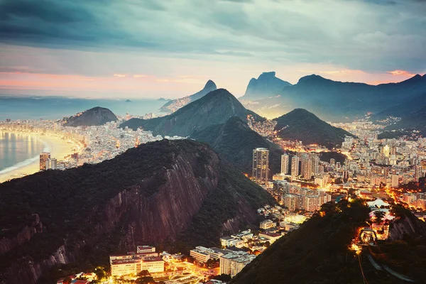 リオ ・ デ ・ ジャネイロ、ブラジルの夜景 — ストック写真