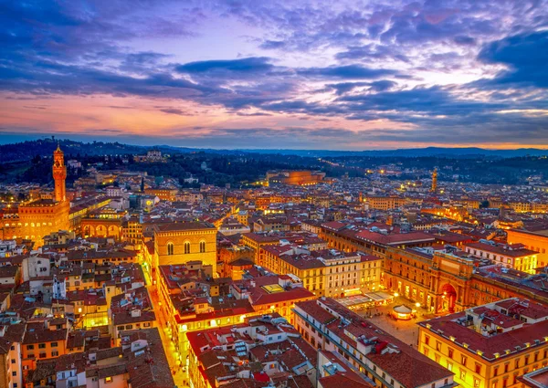 Vista noturna de Florença, Itália. HDR — Fotografia de Stock
