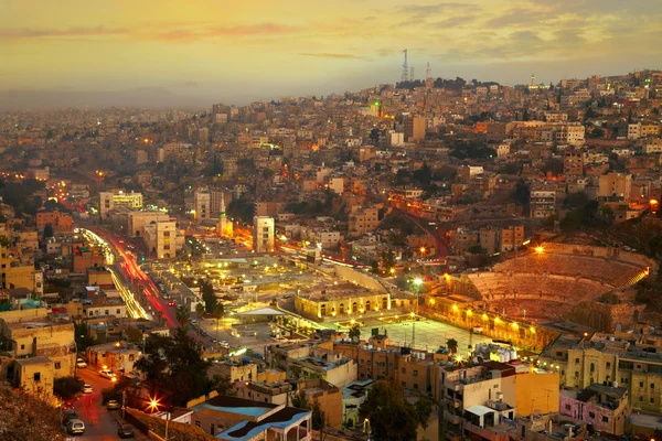 Luces nocturnas de Ammán - capital de Jordania — Foto de Stock