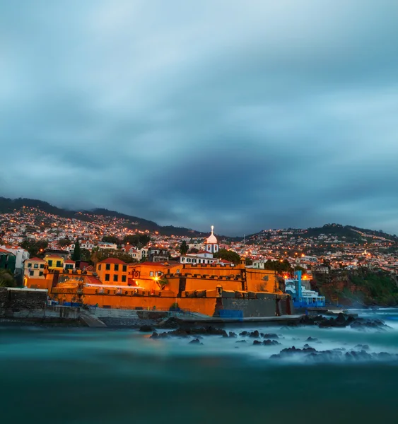 Vista del antiguo castillo Fortaleza de Sao Tiago. Funchal, Madeira, Por — Foto de Stock