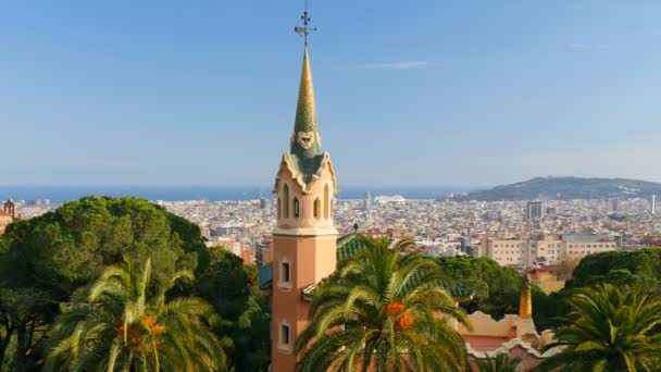 Barcelona skyline utsikt från Guell park — Stockvideo