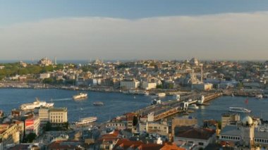 Boğaz için galata Kulesi manzaralı. Istanbul, Türkiye