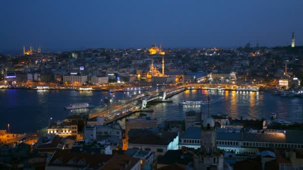 Corno d'oro dopo il tramonto vista. Istanbul, Turchia . — Video Stock