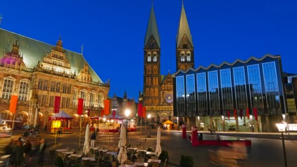在夜间市场广场、 市政厅和德国不莱梅大教堂。时间流逝 — 图库视频影像