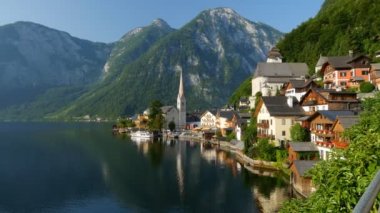 Hallstatt - bardak Kaydırma güzellik Alplerinin ortasından geçiyordu. Avusturya