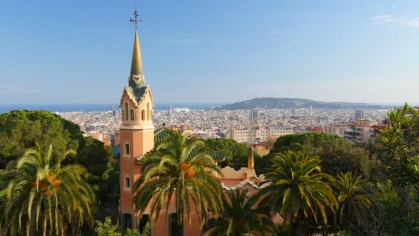 Vista del horizonte de Barcelona desde el parque Guell — Vídeo de stock