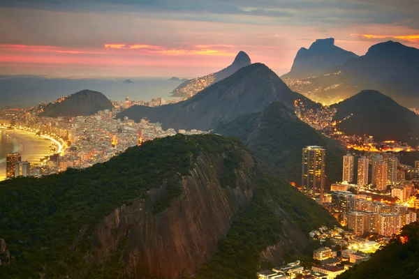 Nocny widok na Rio de Janeiro, Brazylia — Zdjęcie stockowe