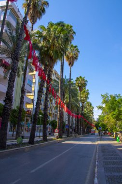 Yazın Antalya 'nın boş ana caddesi