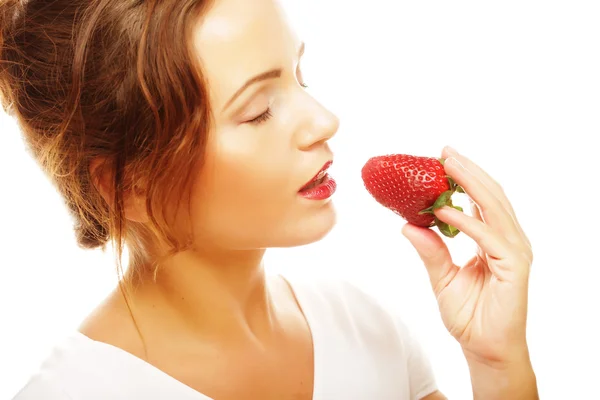Lustige Frau mit Erdbeere — Stockfoto