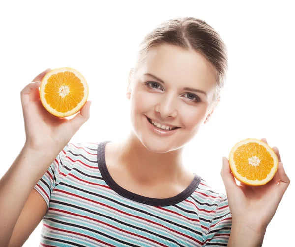 Jovem mulher loira feliz com laranja — Fotografia de Stock