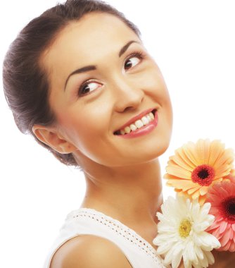 Çiçekli genç Asyalı kadın.