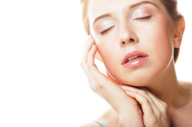 Temiz tenli güzel bir genç kız.