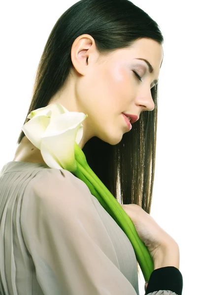 Belle femme avec fleur de calla — Photo