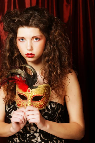 Donna con maschera veneziana di carnevale — Foto Stock