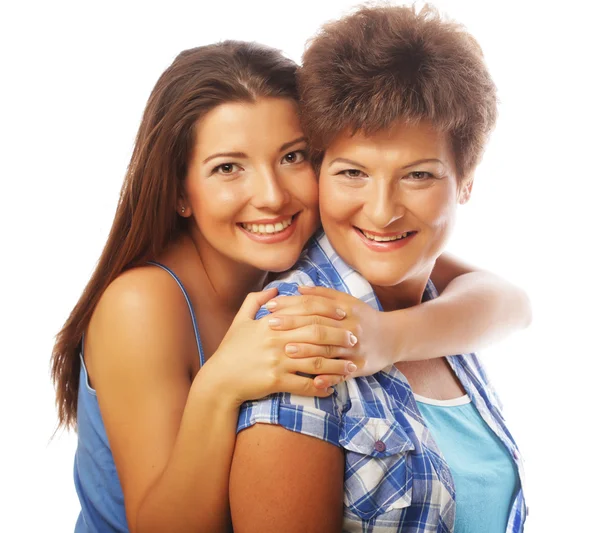 Retrato de la hija abrazando a su madre — Foto de Stock