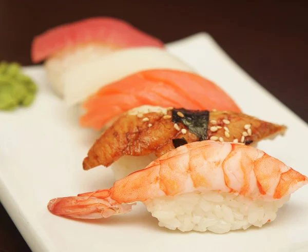 Sushi en el plato . —  Fotos de Stock