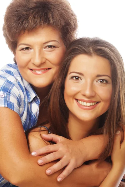 Portret van dochter omarmen haar moeder — Stockfoto